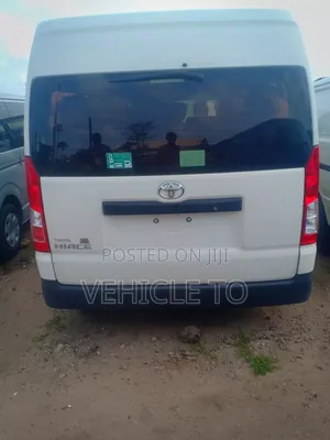Toyota HiAce 2022 White