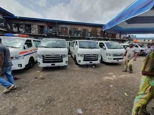 Toyota HiAce 2010 White