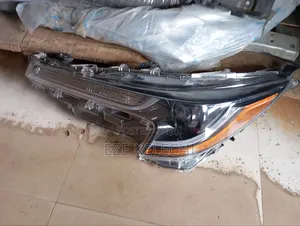Left Side Headlight Corolla 2020 Xle