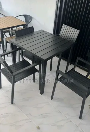 Modern House and Restaurant Dining