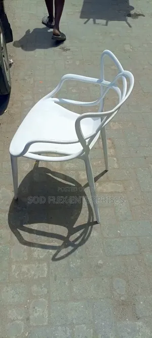 Durable, Beautiful and Fancy Plastic Chair