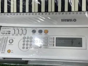 PSR- E303 Durable Yamaha Keyboard
