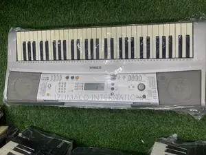 PSR- E303 Durable Yamaha Keyboard