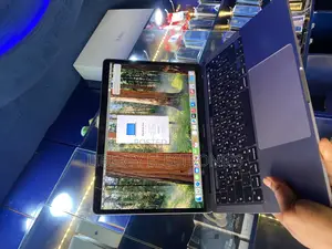 Laptop Apple MacBook Pro 2022 M2 24GB Apple M2 SSD 1T