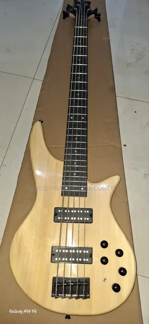 Fender 5strings Active Bass Guitar