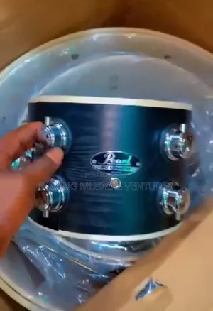 Pearl 5pcs Professional Drum Set