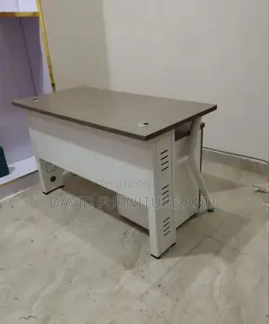 New Modern Office Table
