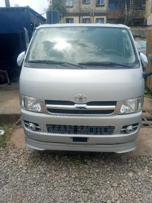 Toyota HiAce 2012 Silver