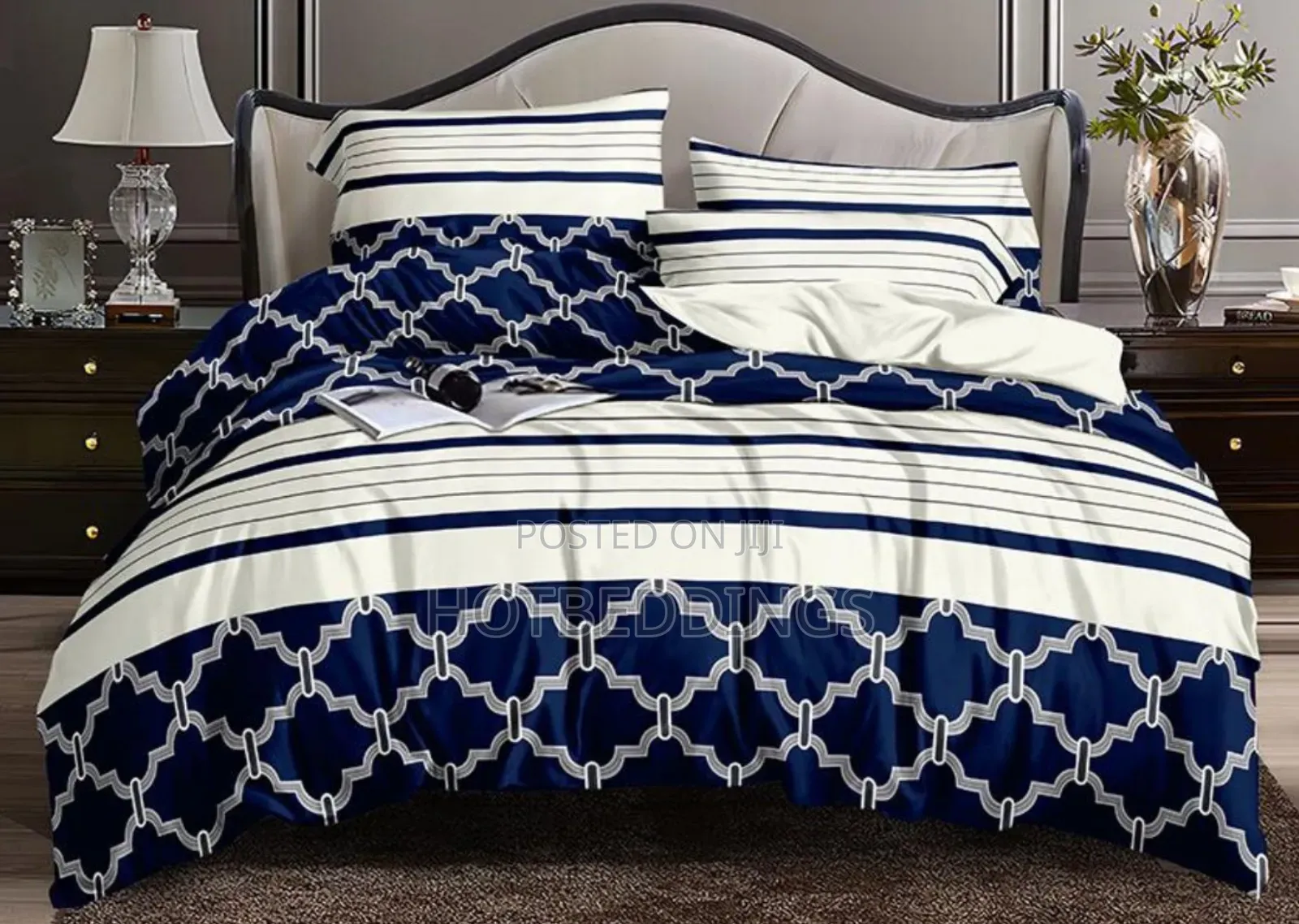 Wander Divet, Bedsread With 4 Pillow Cases