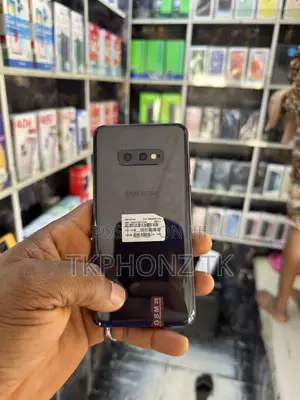 Samsung Galaxy S10e 128 GB Black