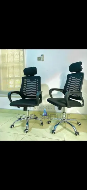 Good Office Chair for Wworkers With Head Rest