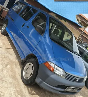 Toyota HiAce 2003 Blue