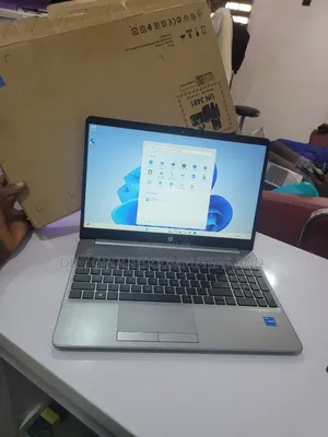 New Laptop HP 250 G7 8GB Intel Core i5 SSD 512GB
