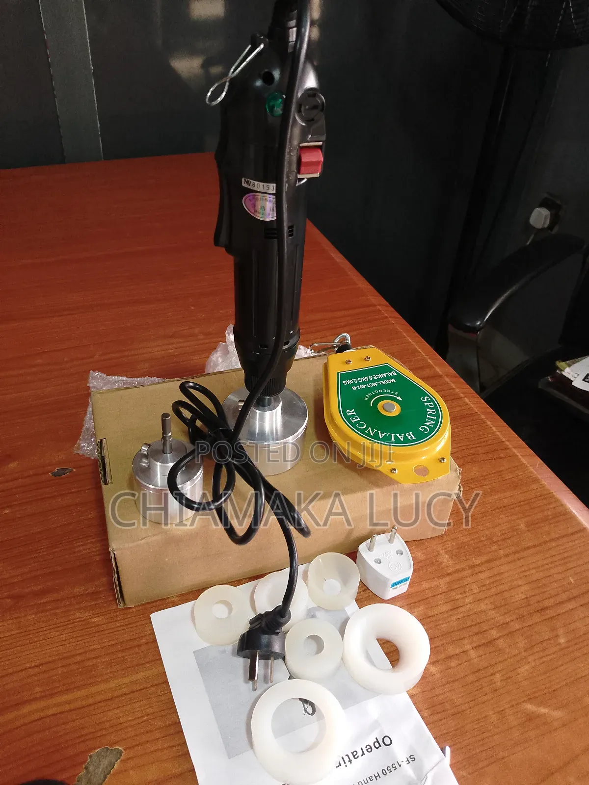 Hand Capping Machine