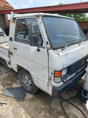 Mitsubishi Delica 2010 White