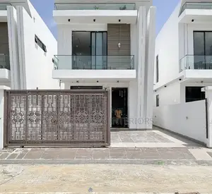 Balcony Design With A 10mm Plain Tempered Glass