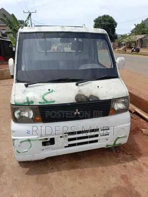 Bus 2019 White