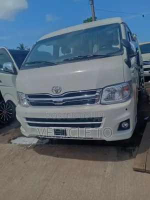 Toyota HiAce 2013 Black