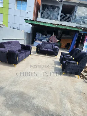 Black Padded Complete Set of 7 Seaters Chairs.