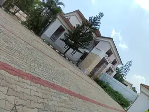 5bdrm Mansion in Wuse 2 for rent