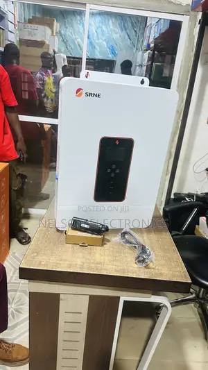 Srne 10kva Inverter Wit 200a MPPT Charge Controller and Wifi