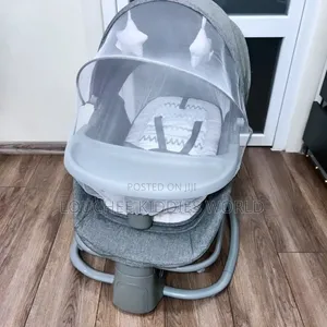 Baby Bluetooth Swing With Removable Feeding Tray
