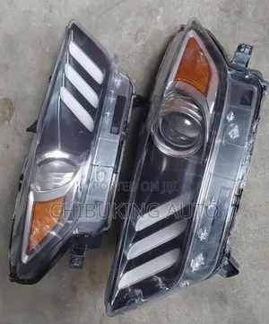 Headlight Ford Mustang 2015