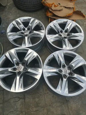Toyota Highlander 19 Rim 2015/16 Follow Come