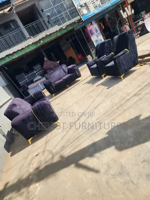 Standard 7 Seaters Upholstery Padded Chairs.