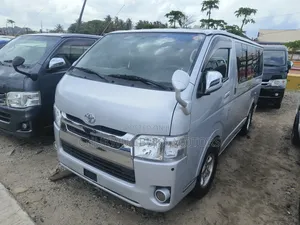 Toyota HiAce 2013 Silver