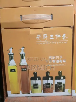 5 Piece of Oil and Jar Set