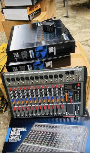 Yamaha 12 Channel Professional Mixer