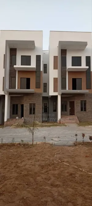 4bdrm Duplex in Life Camp for sale