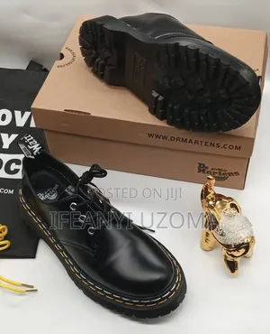 Dr Martens Classic Leather Shoe