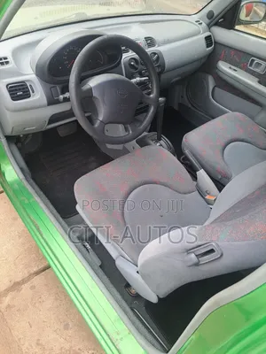Nissan Micra 2000 Green