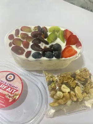 Yoghurt Parfait (Granola)