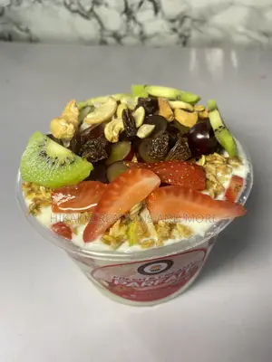 Yoghurt Parfait (Granola)