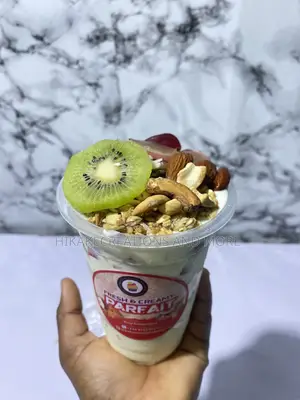 Yoghurt Parfait (Granola)