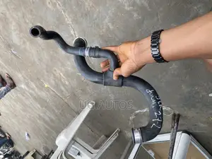 Down Radiator Hose Mercedes Benz GLK (M272 Engine)