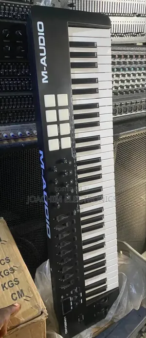 M Audio Oxygen61 Studio Keyboard