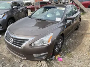 Nissan Altima 3.5 S 4dr Sedan w/Prod. End 6/14 (3.5L 6cyl CVT) 2015