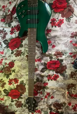 6 Strings Active Bass Guitar