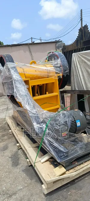 Professional Stone Crushing Machine