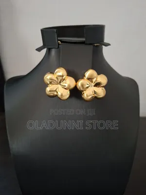 Replica Flower Shape Earring
