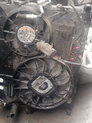 Radiator and Fan for Porsche Cayenne 2008