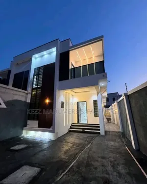 4bdrm Duplex in Woji Estate Port for sale