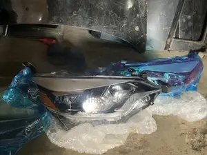 Headlamp Toyota Corolla 2014