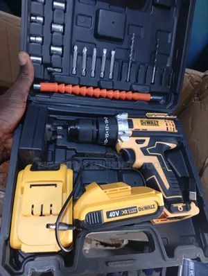 Dewalt Screwing Machine