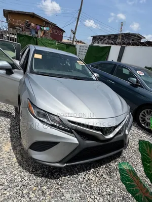 Toyota Camry SE (2.5L 4cyl 8A) 2019 Silver