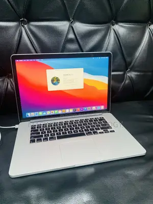 Laptop Apple MacBook Pro 2015 16GB Intel Core I7 SSD 256GB